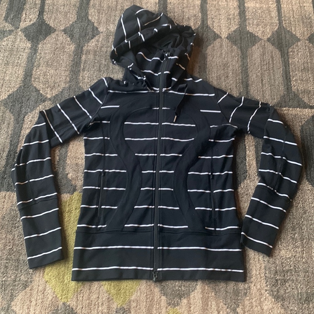 RARE: Lululemon high neck jacket